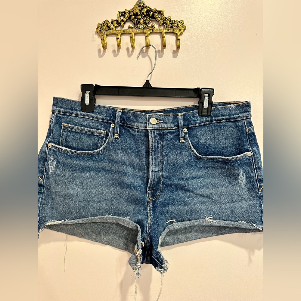 Good American 90’s Cut off Denim Shorts  | Medium Wash | Size 12